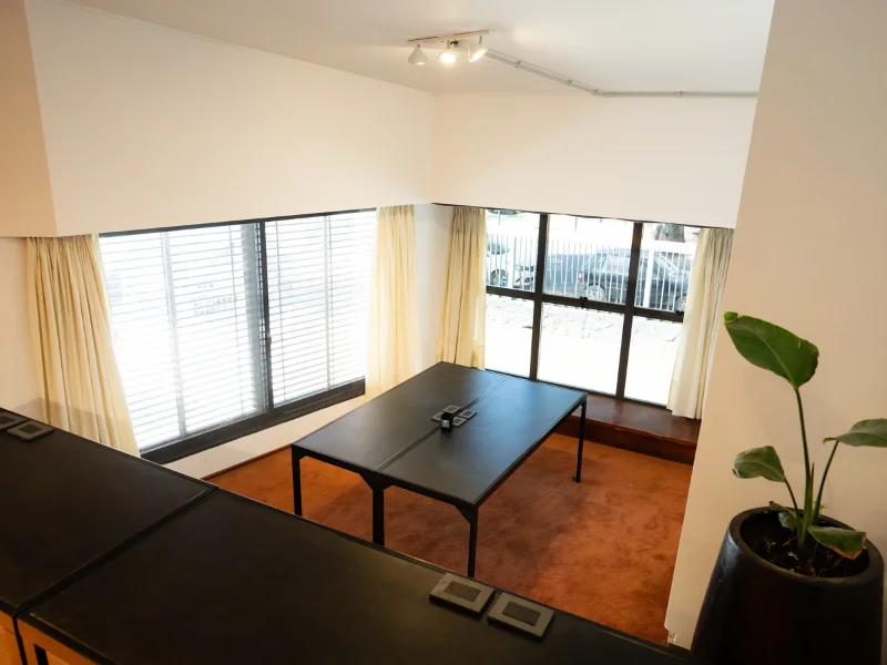 Casa Fader Coworking Oficina privada 12 puestos Sala 1 2