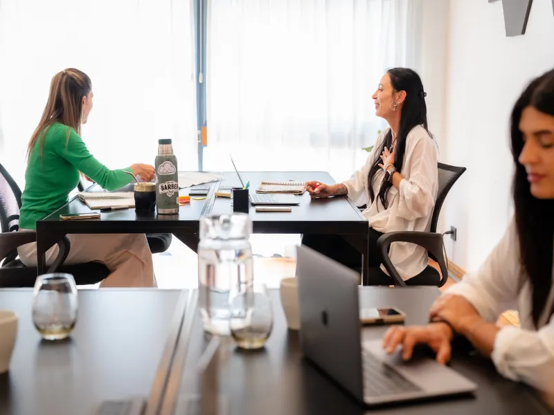 Casa Fader Coworking Oficina privada 12 puestos Sala 3 4 11zon