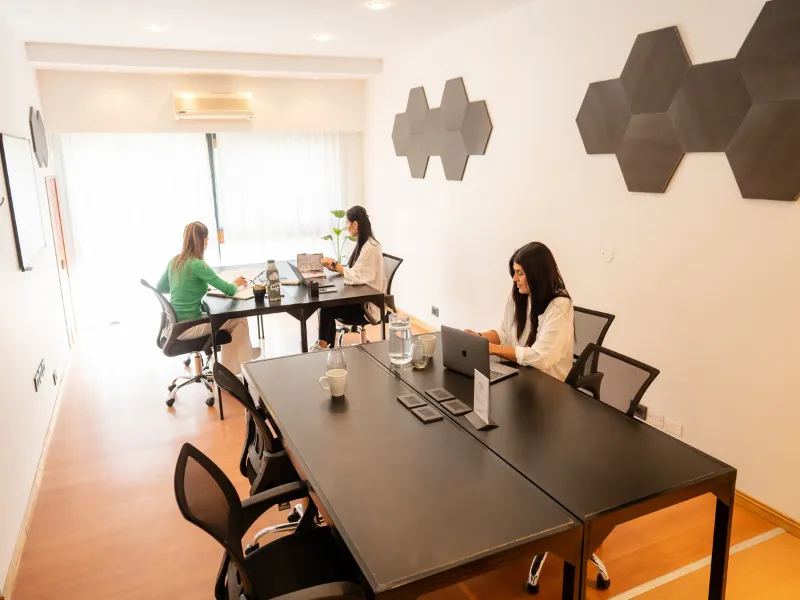 Casa Fader Coworking Oficina privada 12 puestos Sala 3 5 11zon