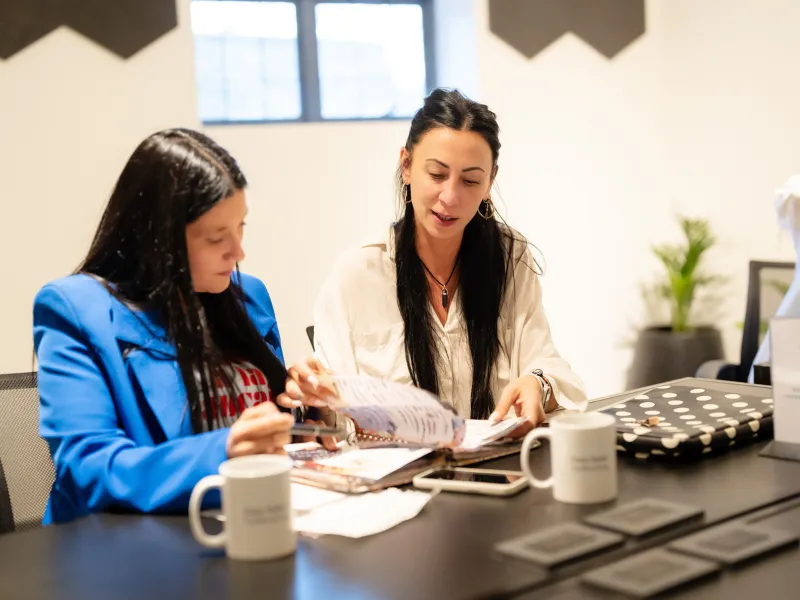 Casa Fader Coworking Oficina privada 12 puestos sala 6 4 11zon