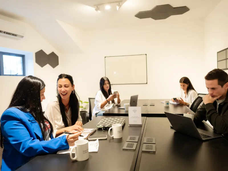 Casa Fader Coworking Oficina privada 12 puestos sala 6 5 11zon