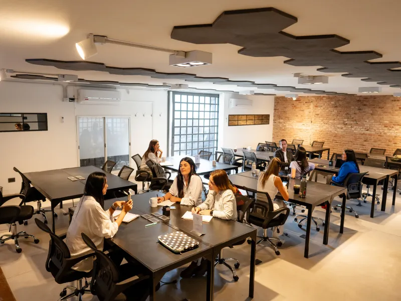 Casa Fader Coworking Oficina privada 32 puestos Salon de eventos 1 11zon