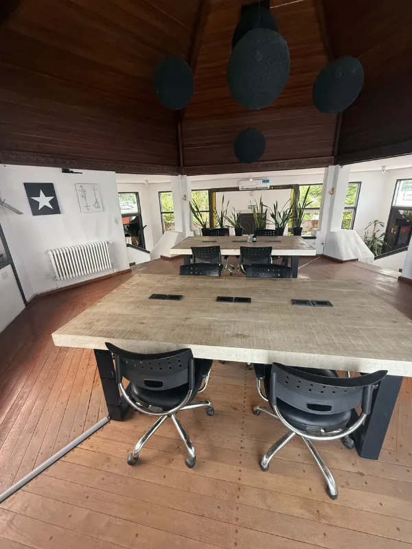 Casa Fader Coworking Puestos individuales en espacios compartidos 8 11zon